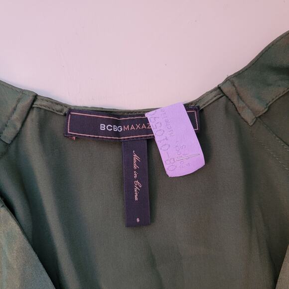 BCBGMaxazria Deep Green V-Neck Wrap Silk Shirt - Picture 4 of 4